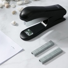 得力 0305 輕巧便攜訂書機(jī) 12# 黑色 25頁