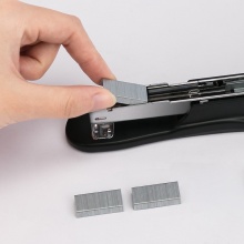 得力 0305 輕巧便攜訂書機(jī) 12# 黑色 25頁