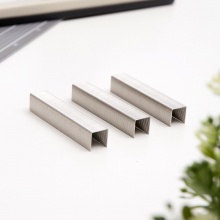 得力 0013 厚層訂書針 23/13 銀色 1000枚/盒