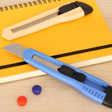 得力 2003 大號美工刀 18mm 混色